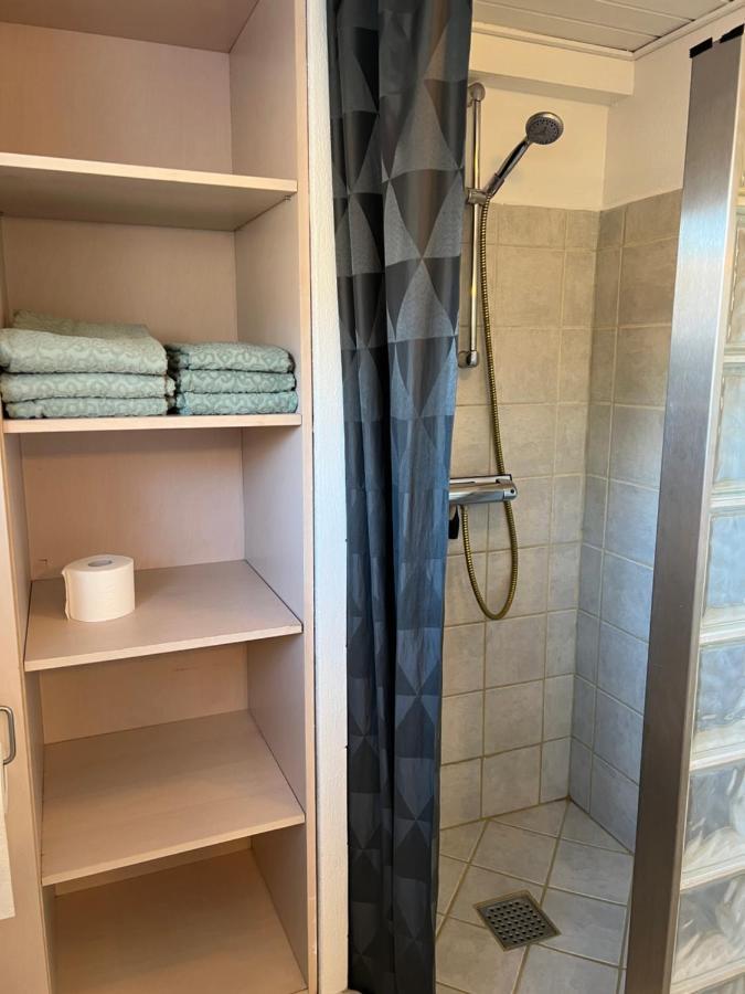 Hyggelig & Lys Kaelderlejlighed Herning Luaran gambar